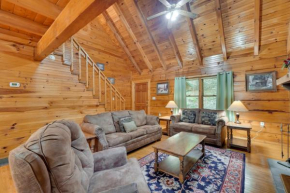 Cabin with Hot Tub about 6 Mi to Downtown Gatlinburg!